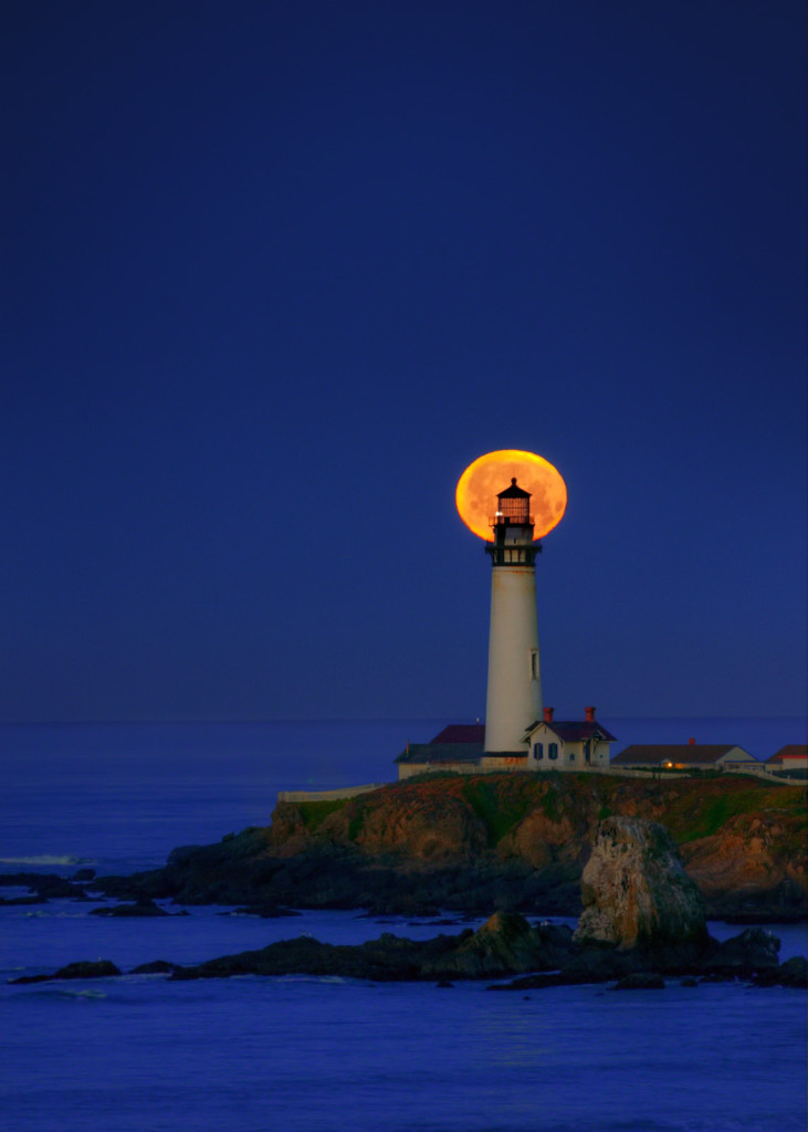 Moonset at Pigeon Point Lighthouse